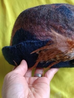 Woolrich Men's Felt Fedora with Feather Trim in Brown & Navy New With Tags